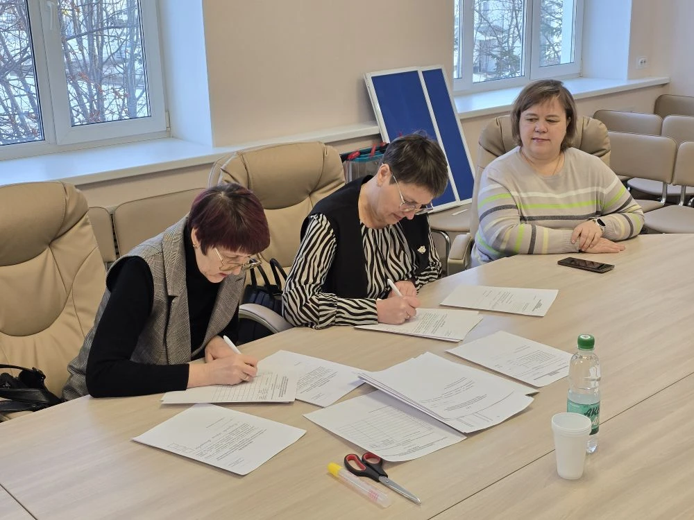 В Смирных сегодня состоялось первое организационное заседание  Смирныховской территориальной избират