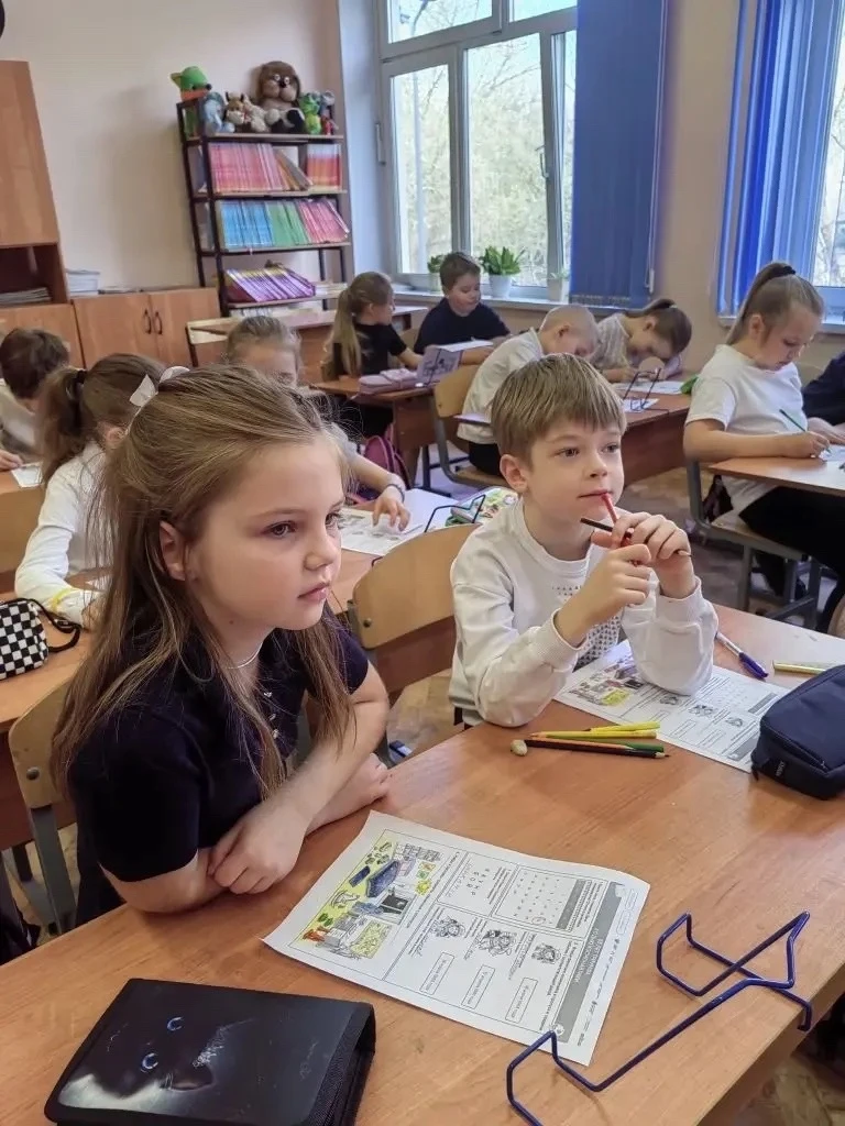 Начало недели в нашей школе   🏫 Начало недели в нашей школе Друзья! Надеемся, все успели отдохнуть и