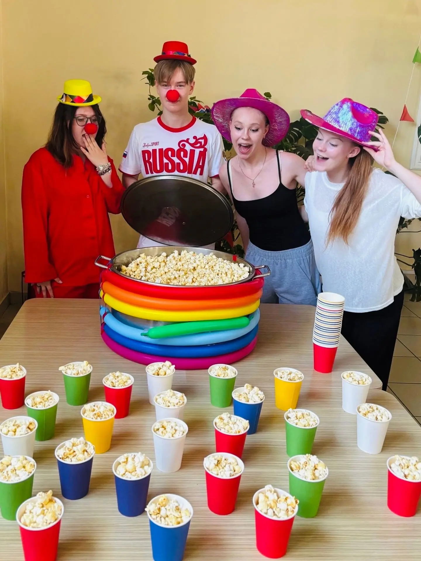 🎪 Продолжаем делиться яркими кадрами нашего циркового шоу!

Сколько улыбок, радости и настоящих эмо