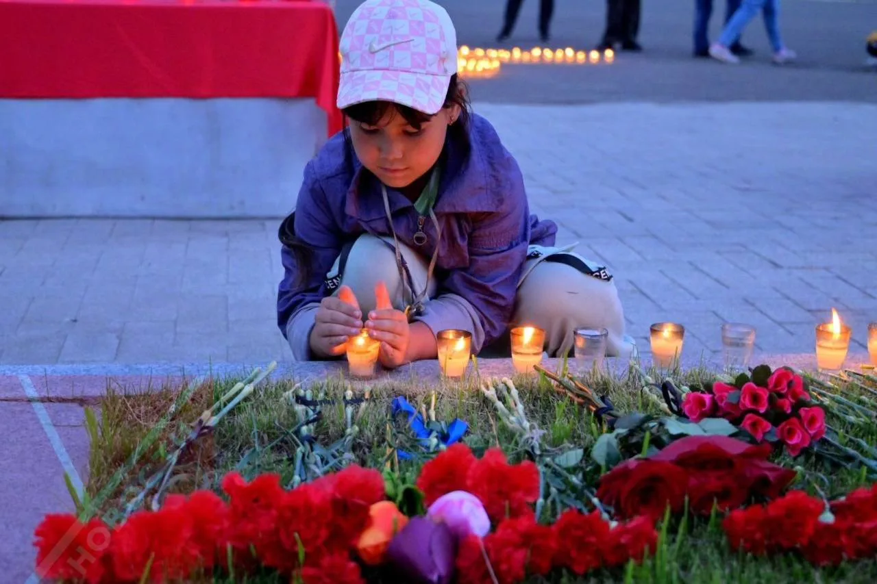День памяти и скорби — в Углегорском районе

22 июня, в день начала Великой Отечественной войны, по 