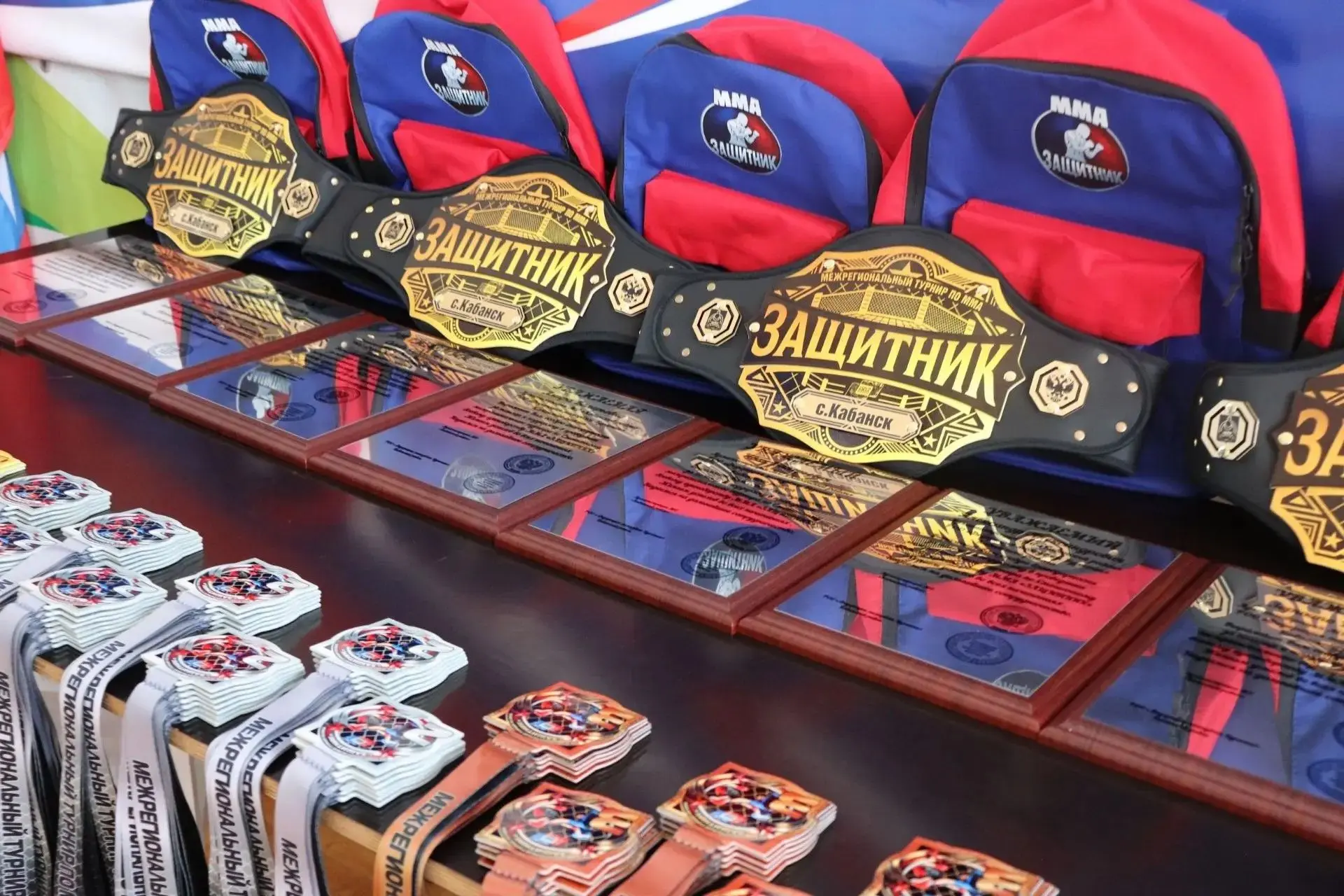 🥊В Кабанске прошёл республиканский турнир «Защитник»   В Кабанске состоялся открытый республиканский