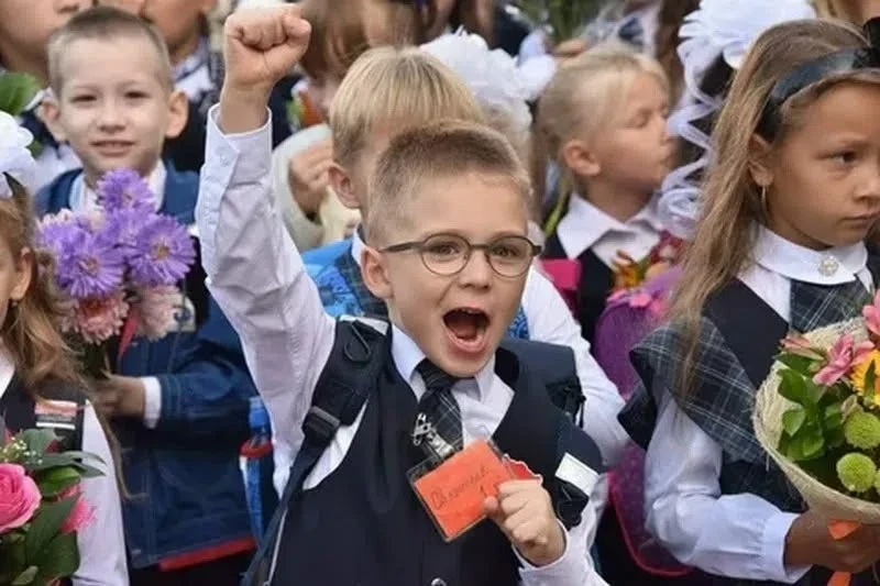 Отличные новости для наших будущих первоклашек! 🥳 С 1 сентября 2026 года в России полностью отменяю