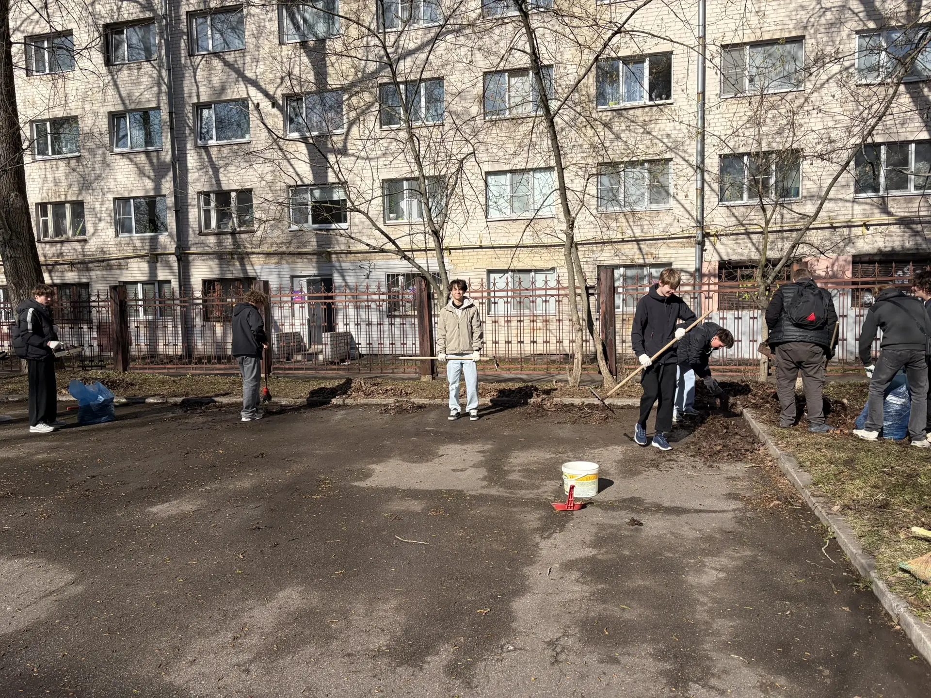 Сегодня учащиеся технологического 10А класса приняли участие во Всероссийском субботник...