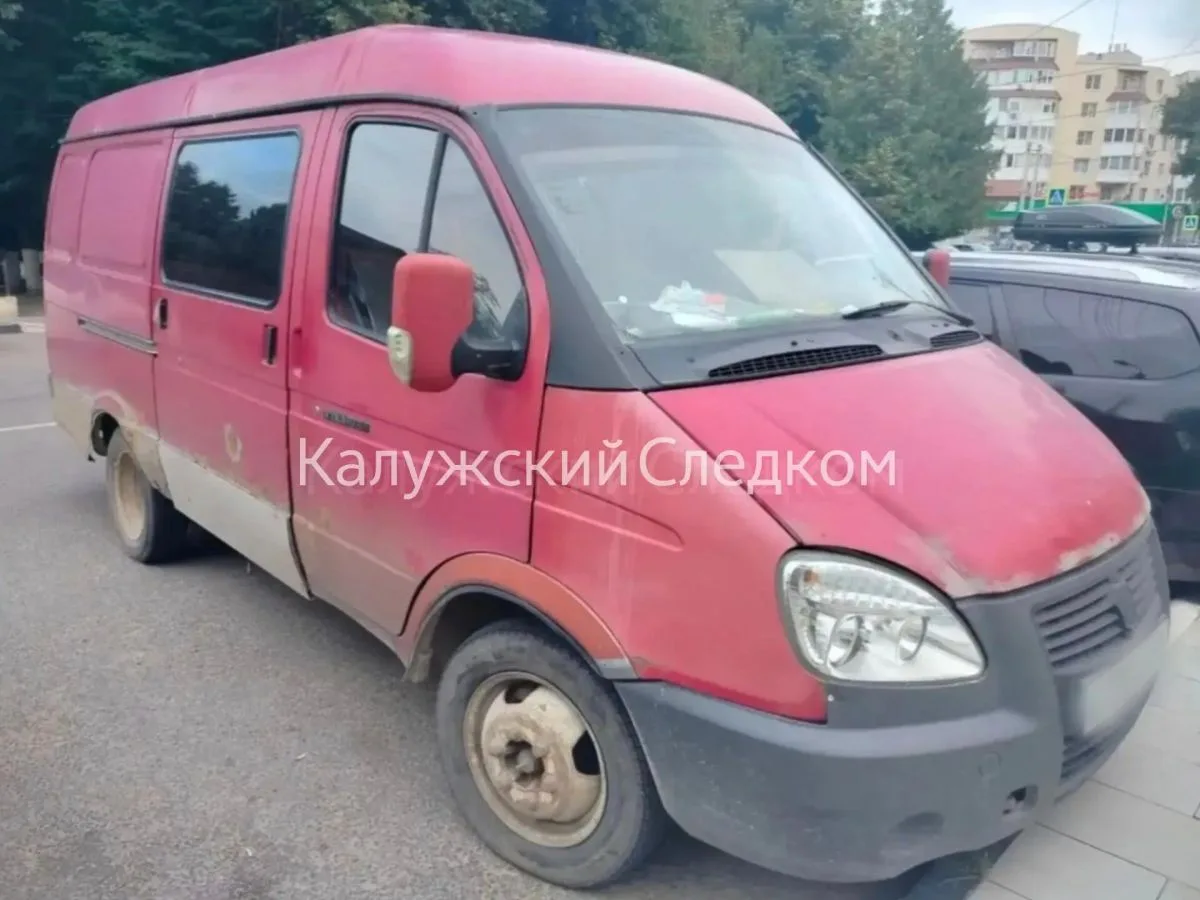 В Малоярославце мужчина наехал на судебных приставов, пытаясь помешать аресту фургона
