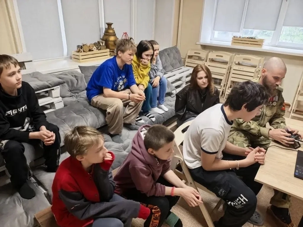 В центре «Снегири» прошли практические занятия по основам управления БПЛА под руководст...