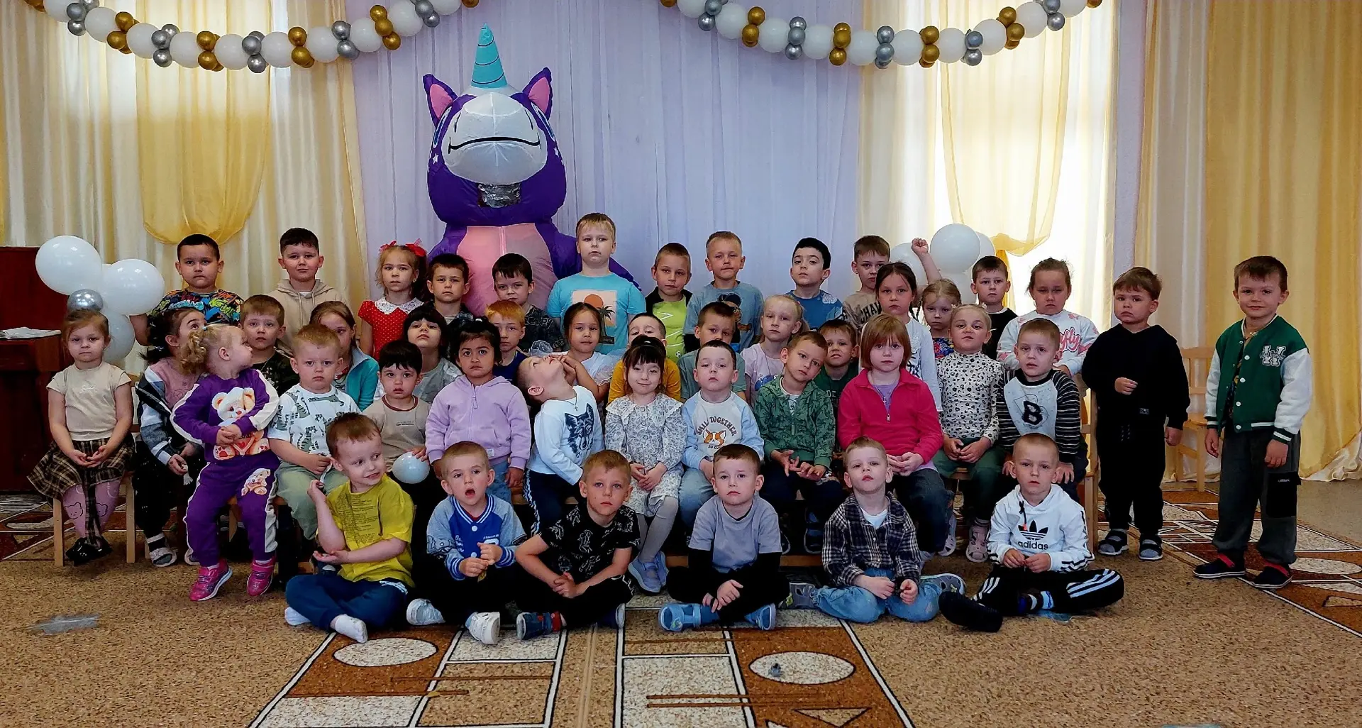 Радостно, звонко, тепло и красочно прошел главный праздник детства - День защиты детей ...