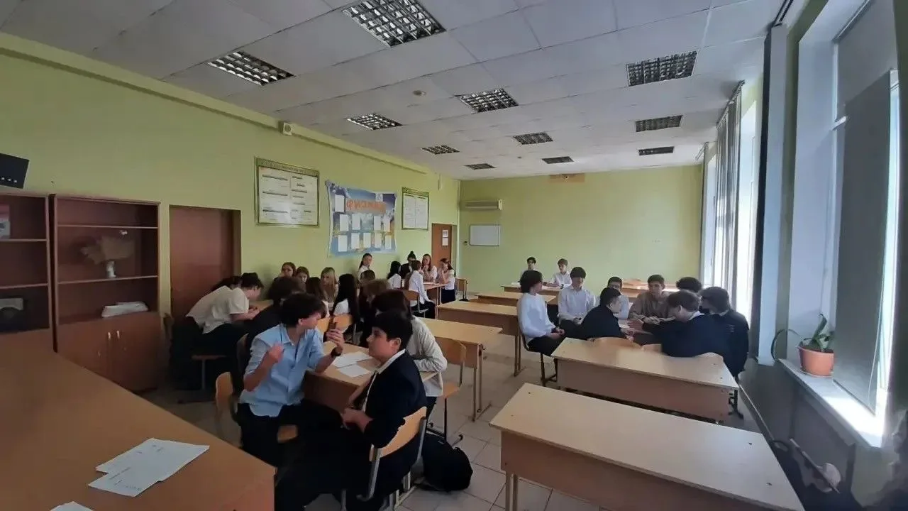 Искусственный интеллект: будущее уже здесь!  Сегодня в рамках Недели высоких технологий в 9Е классе 