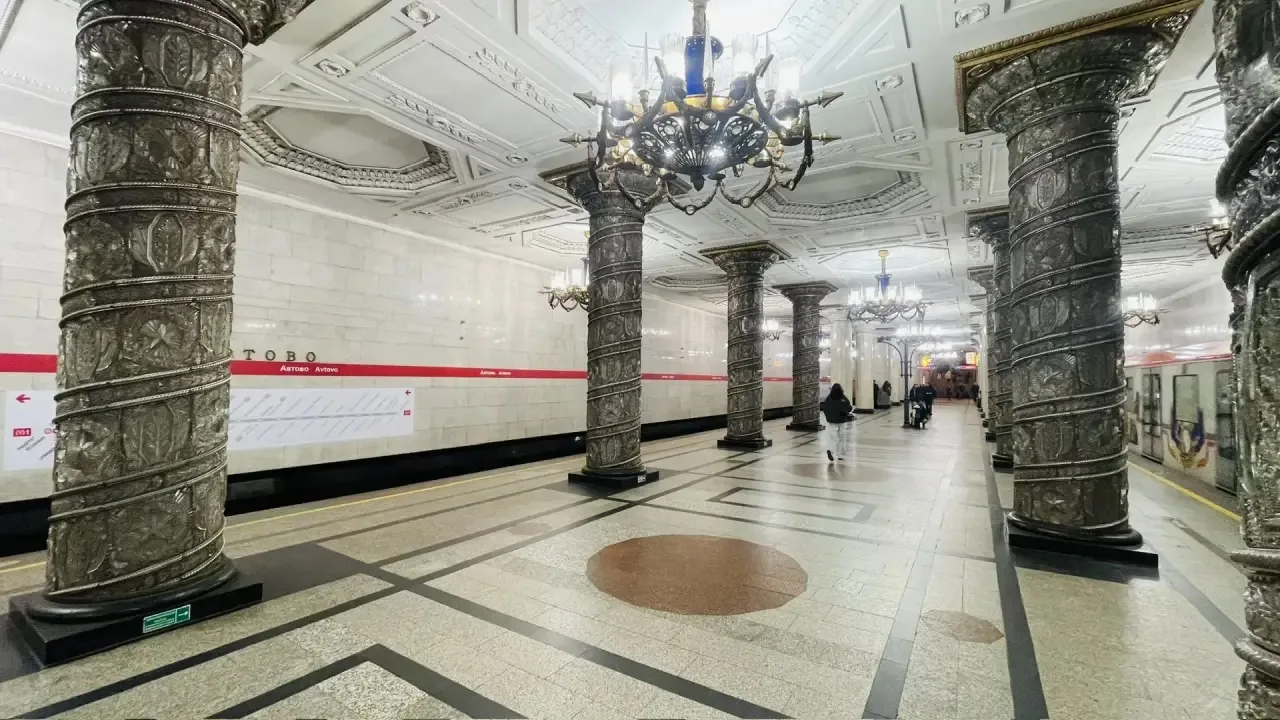 Станция метро «Автово»: кусочек дворцовой роскоши под землёй 😍