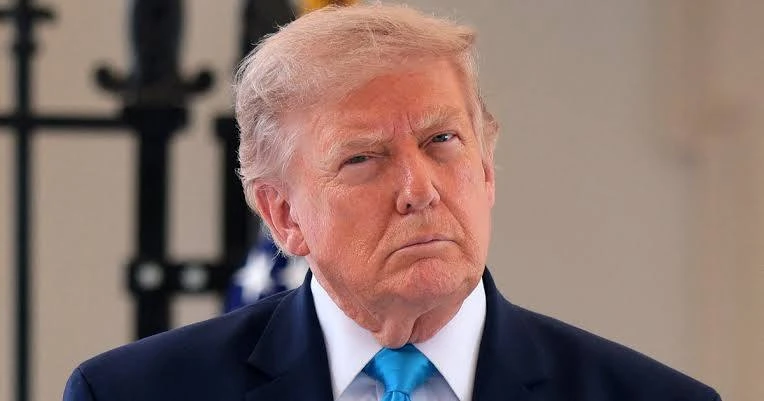 ⚡️ Трамп пригрозил запретить импорт швейцарских часов в США.