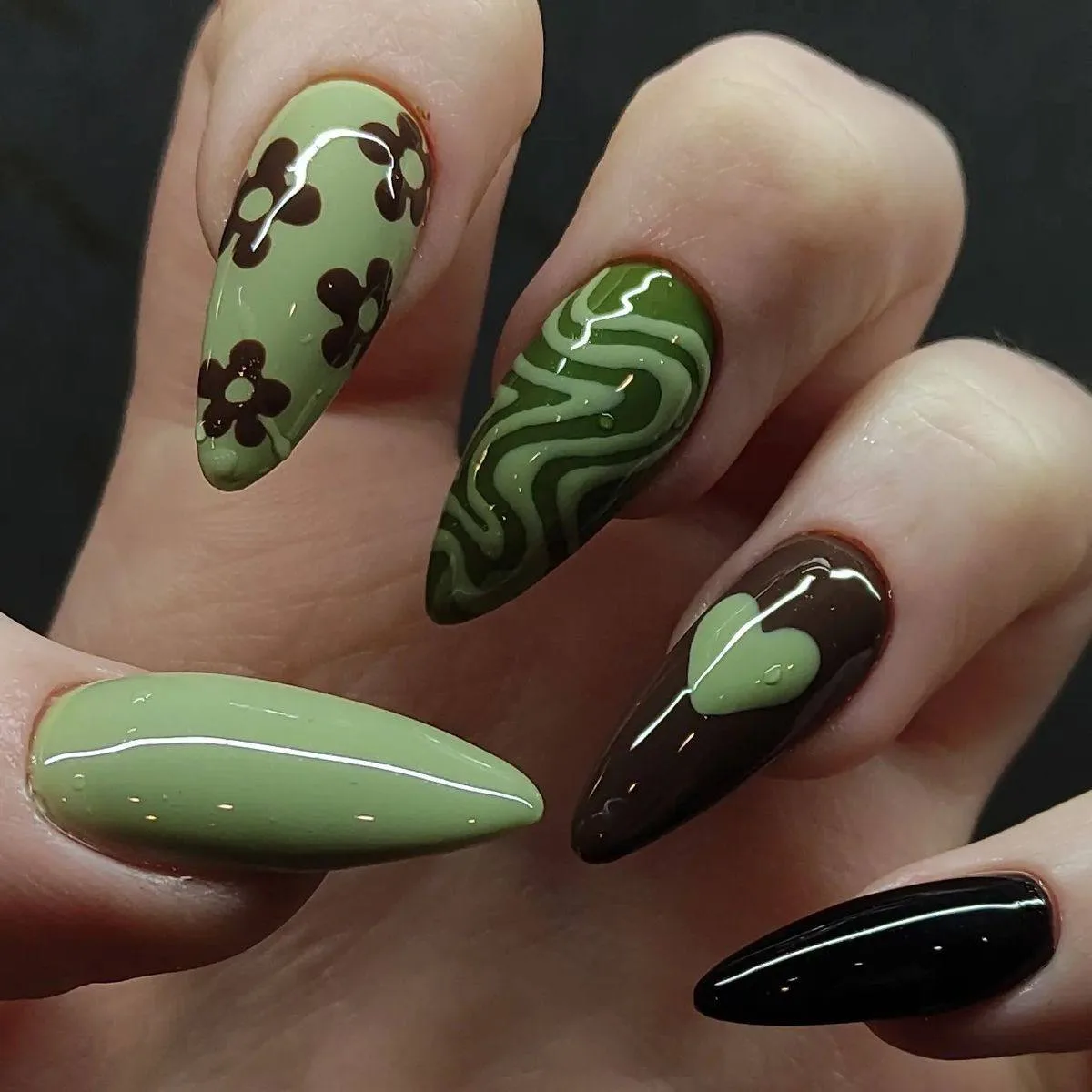 Подборка маникюра

💅 Маникюр