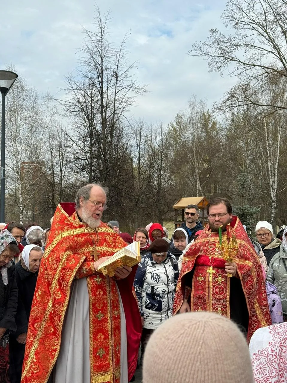 Фоторепортаж богослужений Светлой Седмицы,