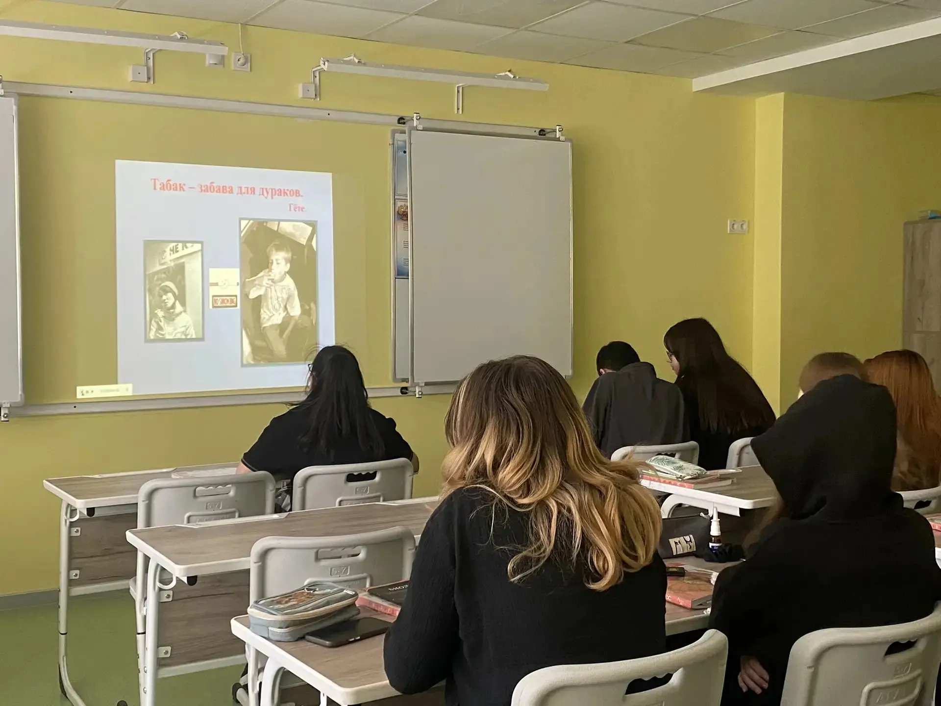 📚🍎 ЗДОРОВЬЕ НАЧИНАЕТСЯ С ЗНАНИЙ!  Сегодня в нашей школе прошел настоящий образовательный марафон! 🌍💚