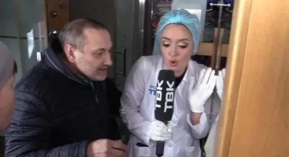 🎥 Журналистов вытолкали, камеру сломали: в Красноярске будут судить собственников частного детсада 
