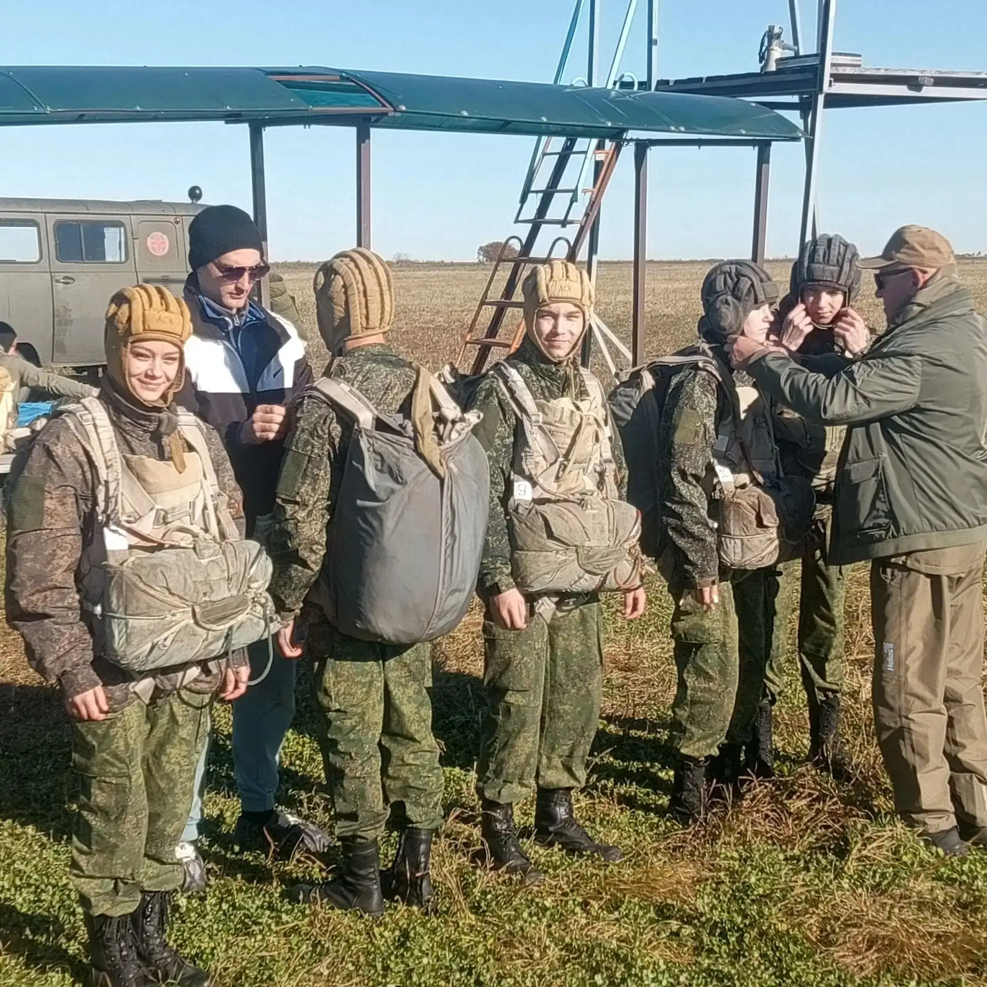 Студенты казачьего колледжа покорили небо над Тамбовкой