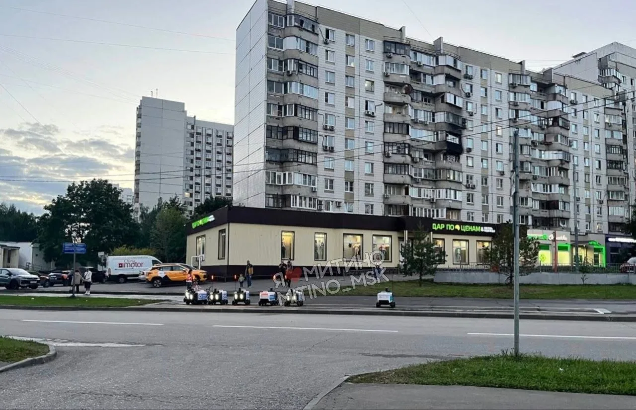 🤖Роботы-Митино на страже района в ожидании заказов района