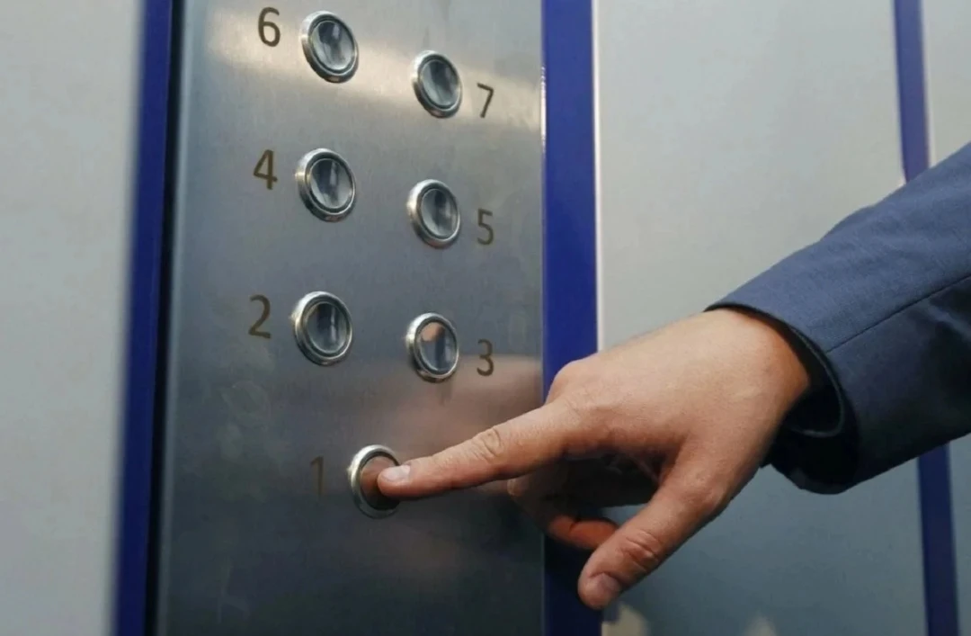 🏢 Кто отвечает за исправность лифта?
