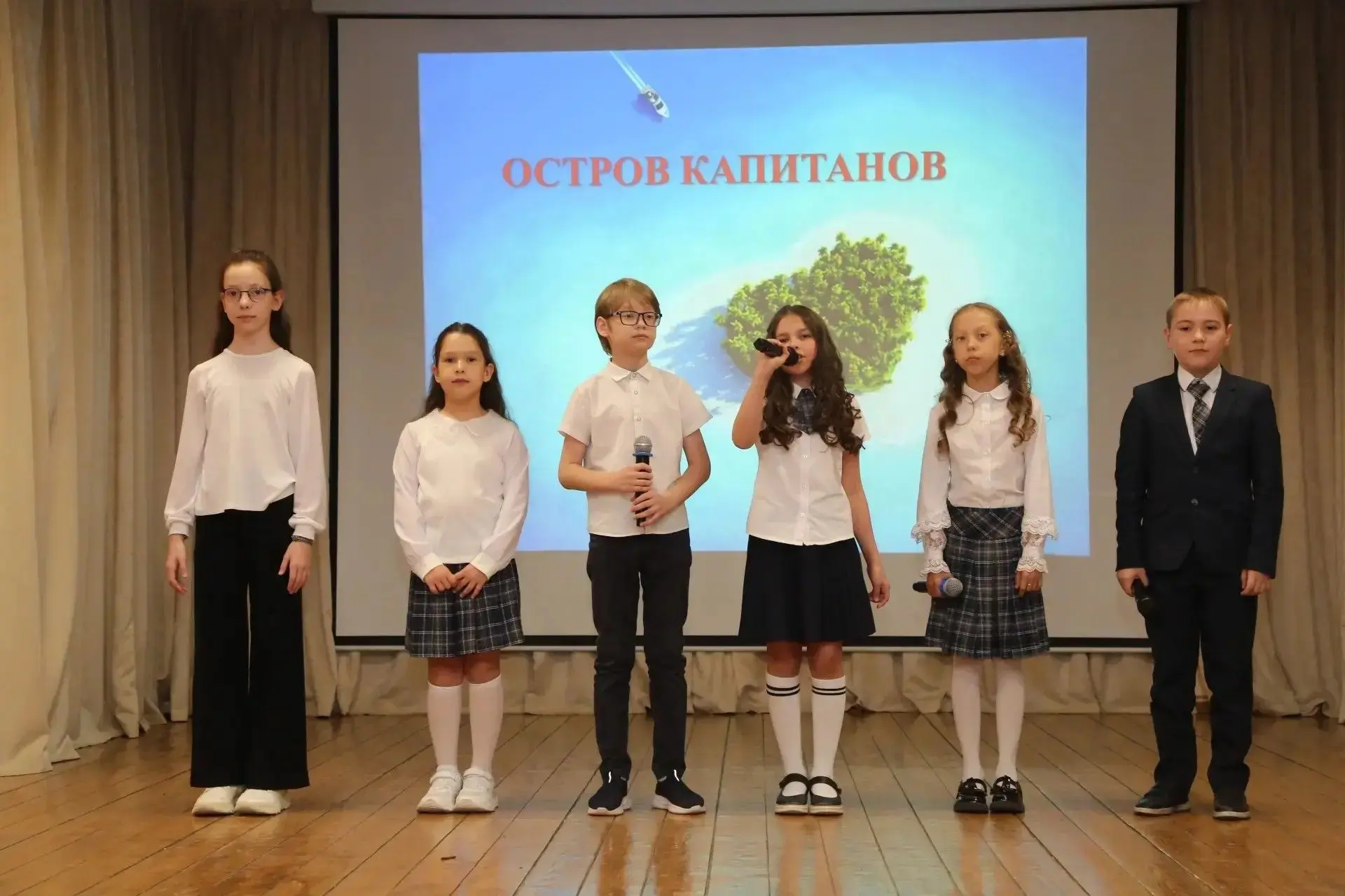 В нашей школе прошел удивительный праздник — выпускной у 4-х классов! 🎓
Казалось бы, еще вчера они 
