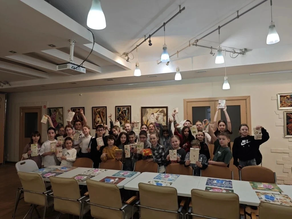 💥 Каникулы у ребят из  3 "Б" класса всегда проходят весело!  💫 В этот раз они отправились в Шолохов-