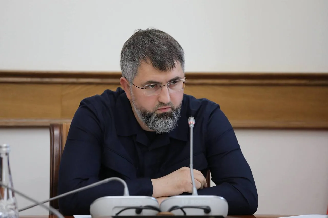 Магомед Рамазанов инициирует проведение полной ревизии очереди на жилье для детей-сирот в Дагестане
