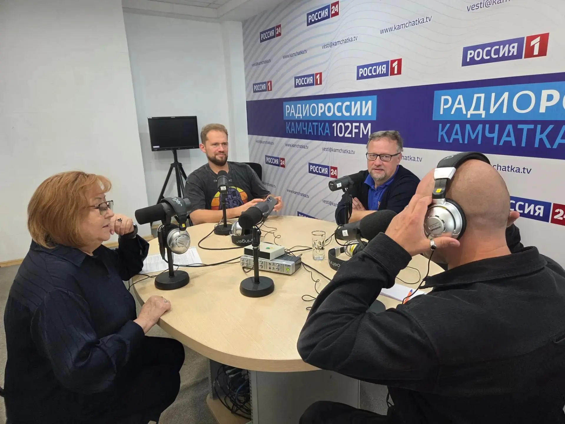 Сразу с самолёта - в студию ГТРК «Камчатка»!