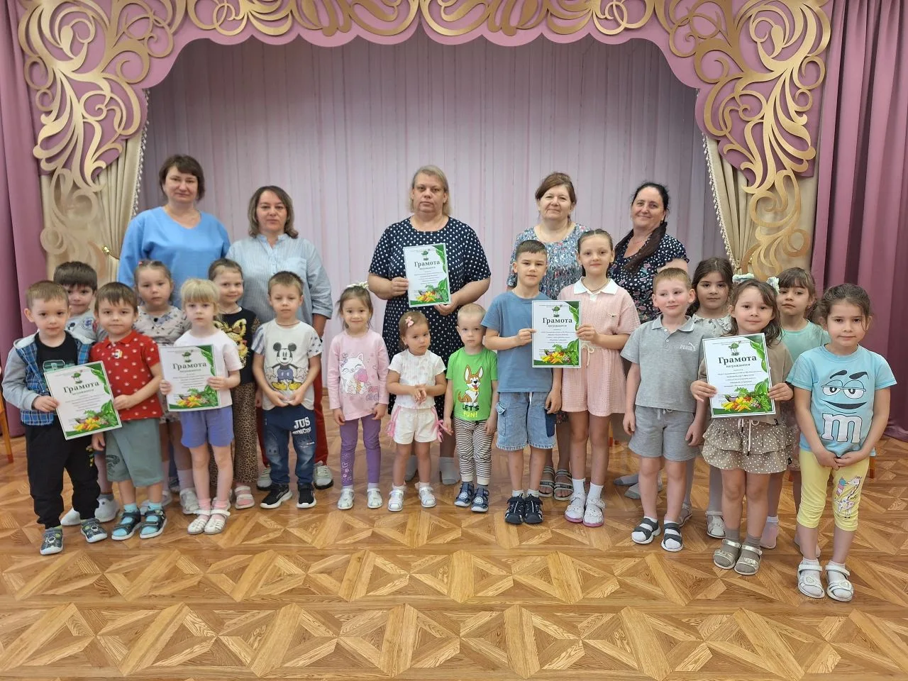 Подведены итоги районного конкурса "Маленькие огородники":
1 место - группа раннего возраста №2, вос