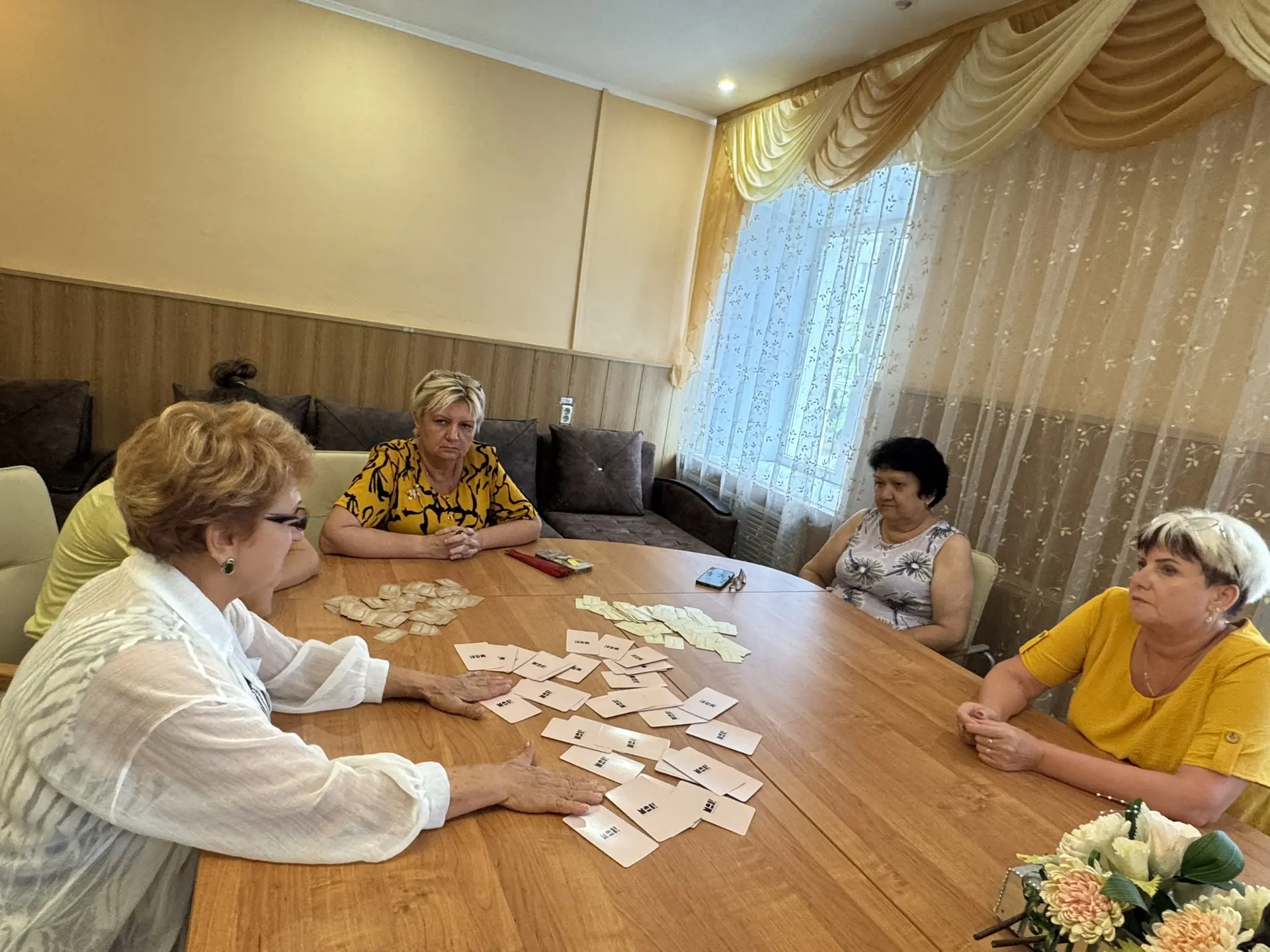 В Кризисном центре помощи женщинам прошло занятие по профилактике эмоционального выгорания