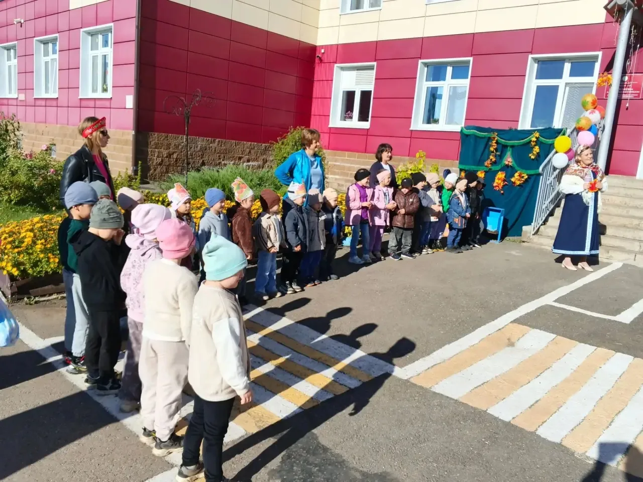 В нашем детском саду 25 сентября прошел яркий осенний праздник «Осенины», который стал ...