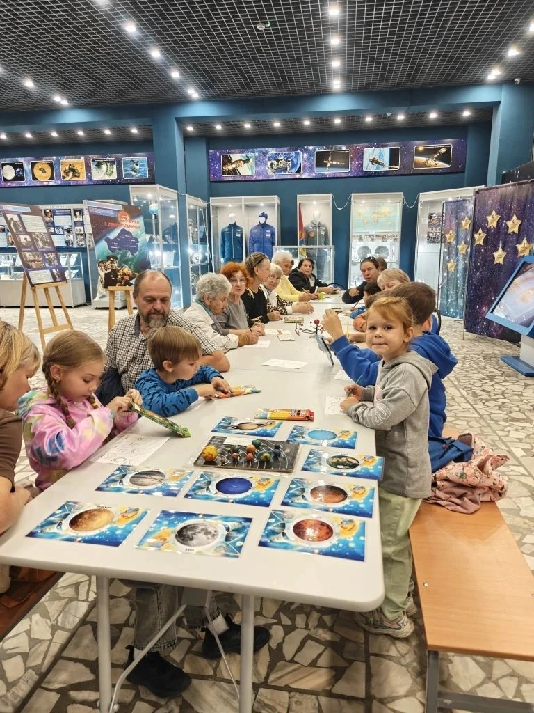 👫✨КОСМИЧЕСКАЯ НЕДЕЛЯ ПРОДОЛЖАЕТСЯ!

🌞👪🌟Путешествие "Поиск края Солнечной системы" позволило учас