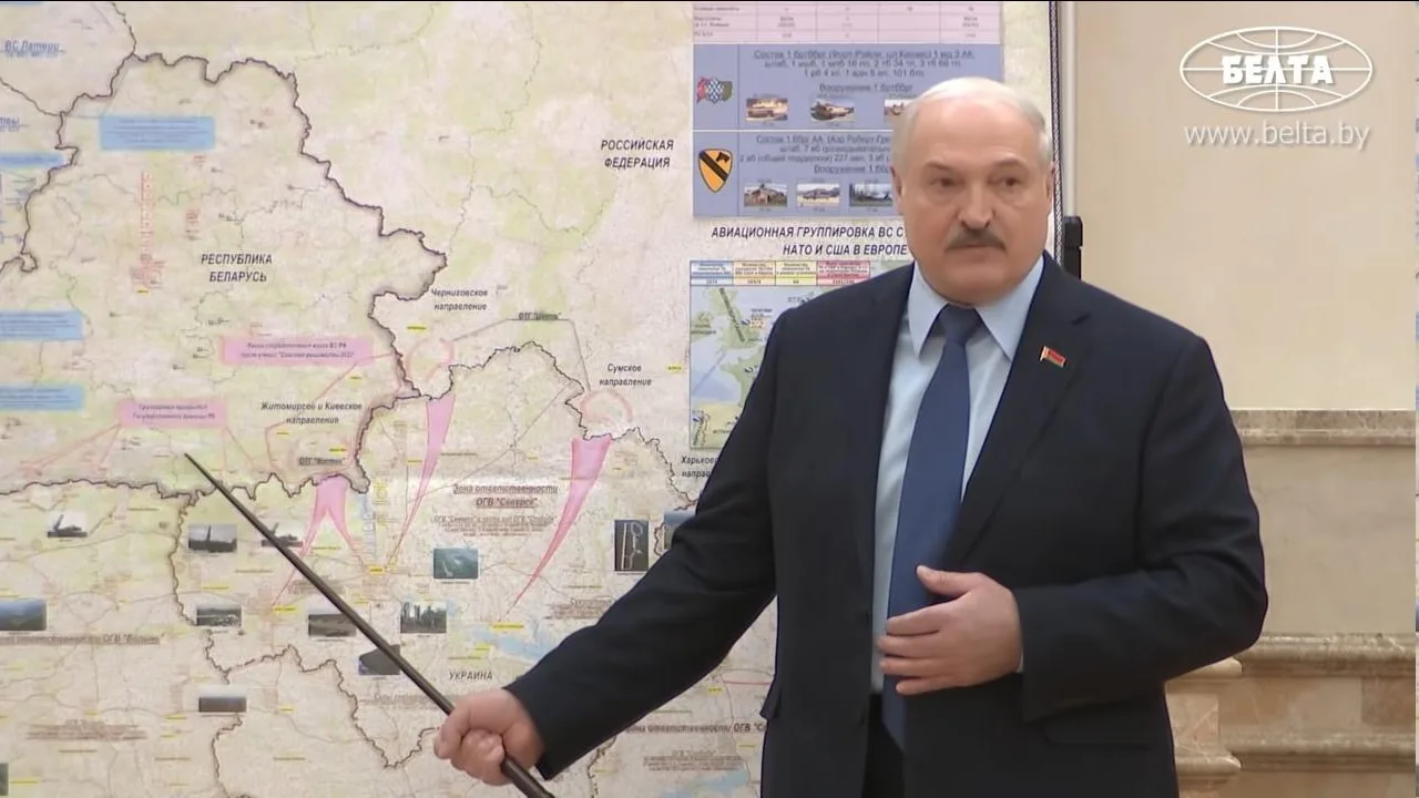 Зеленский пригрозил Лукашенко атаковать Беларусь.
 
По словам президента Украины, вблизи белорусско-