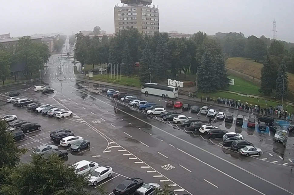 Камера - очередь из Нарвы (Эстония) в Россию https://balticlivecam.com/ru/cameras/eston...