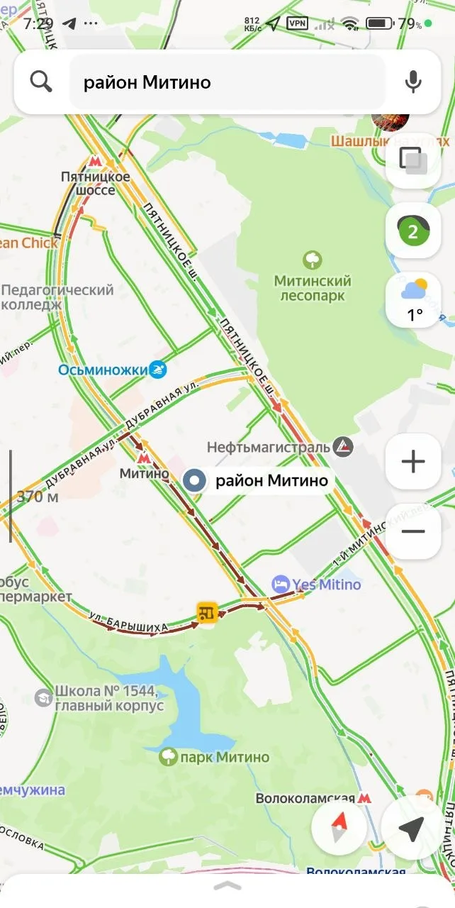 А вот видео от метро Митино.  Тут тоже с автобусами обстановка нормальная, автобусов много , пока вс