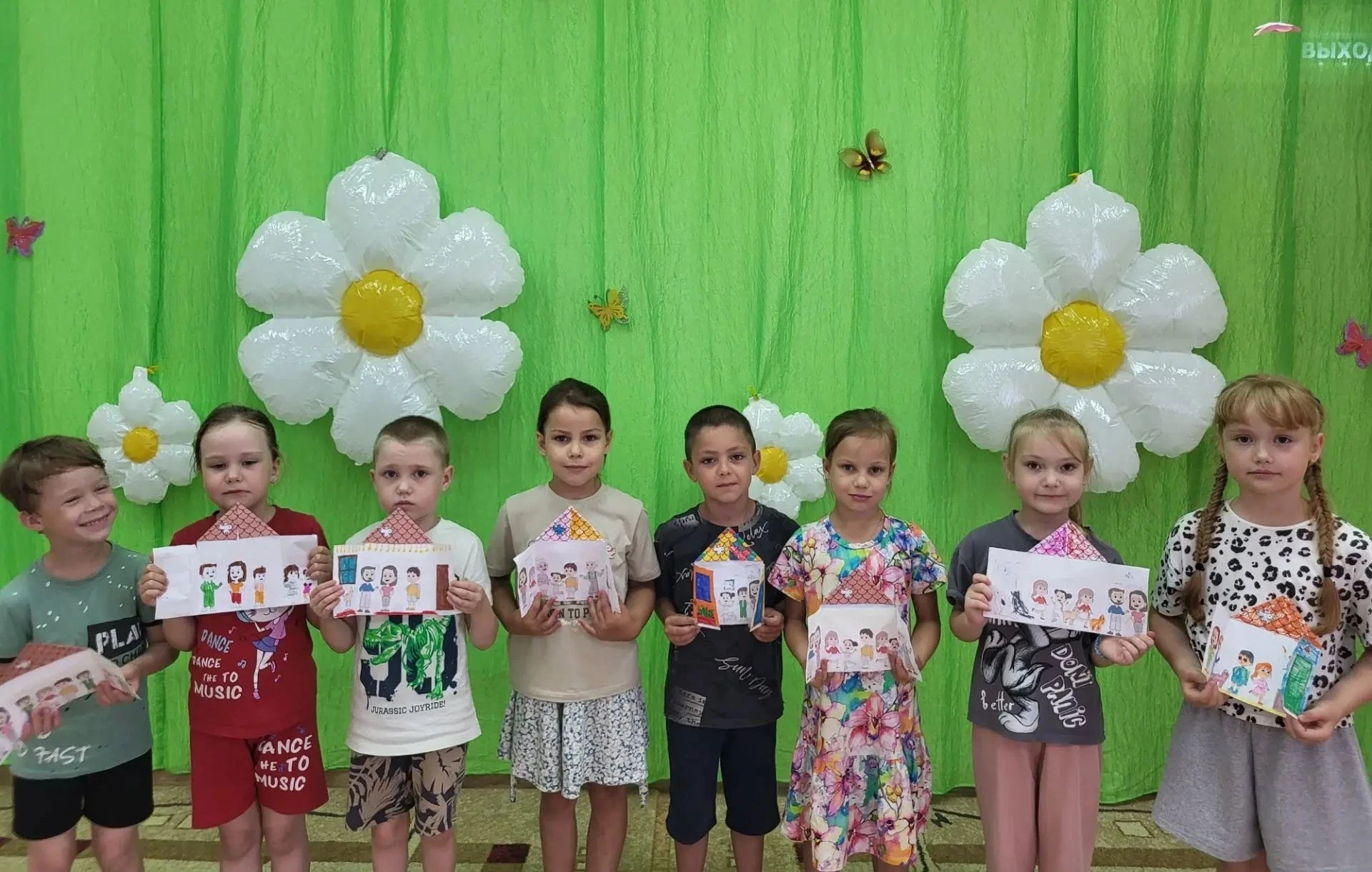 🌼 День семьи, любви и верности в группе «Цветик-семицветик»

8 июля — особенная дата в календаре. В