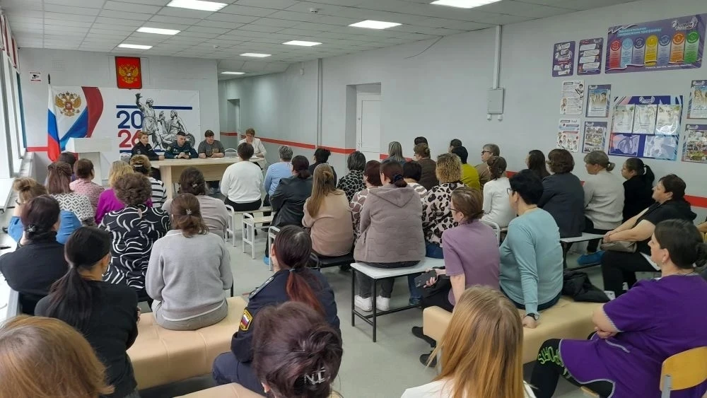 Заведующий отделением психолого-педагогической помощи семье и детям  Егорова Лариса Леонидовна   при