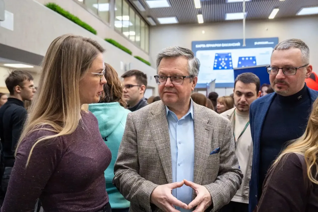 💥 ИПМЭиТ Карьера: Шаг в будущее! 💥  🚀 Ярмарка вакансий стартовала!  Сегодня в конференц-зале «Посник