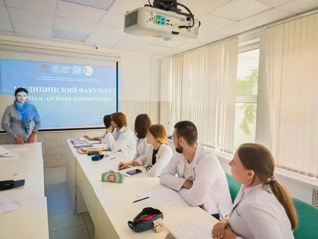 🎓5 июня 2026 года доцент кафедры терапии Котова А.А. провела интерактивную беседу со с...