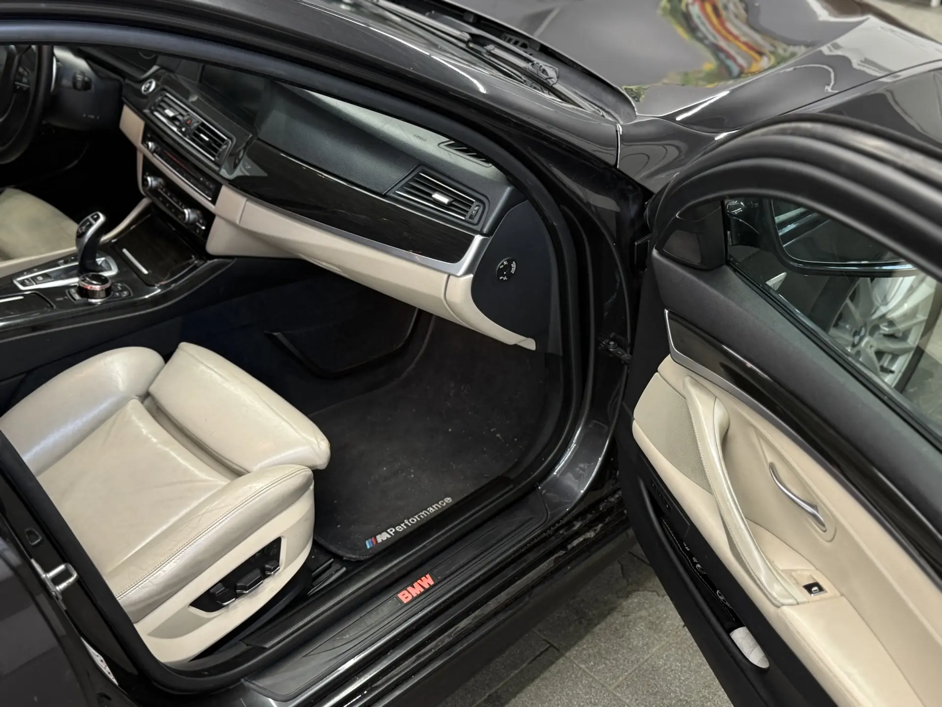 ‼️В ПРОДАЖЕ‼️  BMW SERIE 5 xDrive Год 2011 Мотор 4.4 бензин ⛽️  На 408 лошадок 🐎 Полный привод 🔥 3 з
