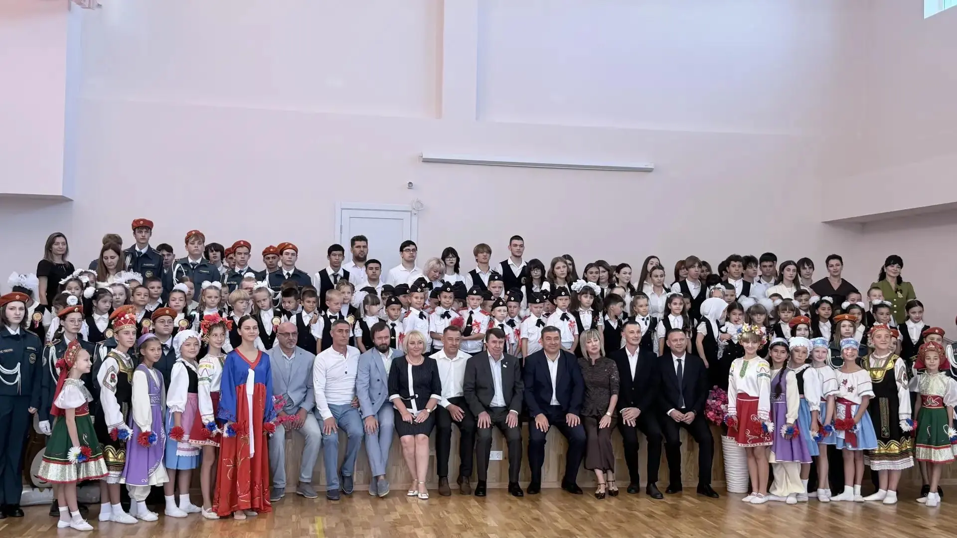 Новоселье в День знаний! 🎉 Наша школа открыла новые двери!