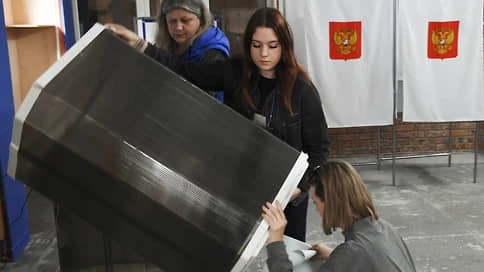 Выборы без электронных урн - или урны без выборов?

ЦИК вывел из эксплуатации КОИБы образца 2010 год
