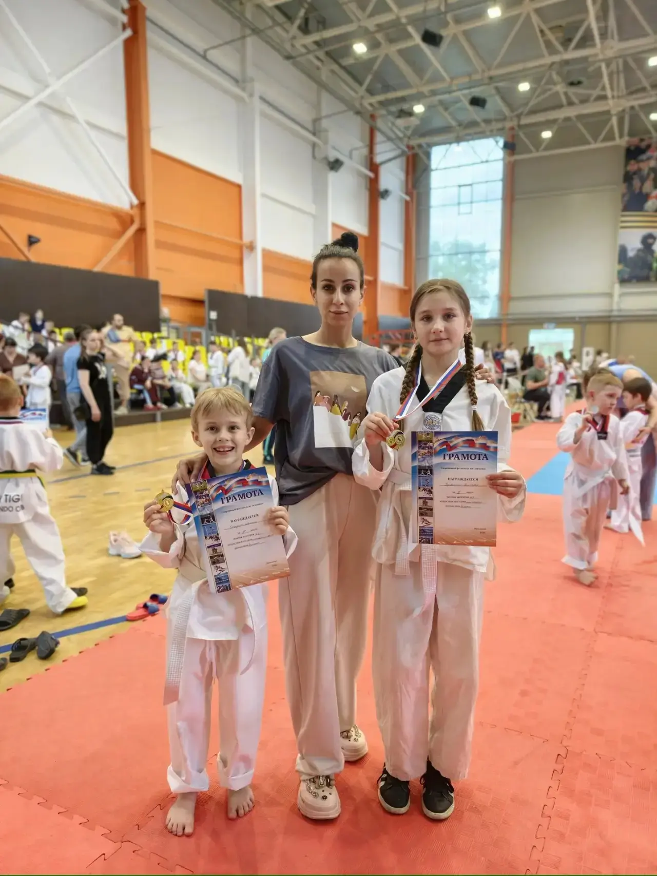 🥋 10 мая во Дворце спорта «Салют» прошёл городской спортивный фестиваль по тхэквондо.  Наш Максим вн