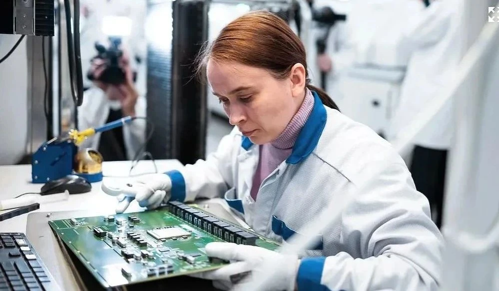 Единственный производитель российских телевизоров обанкротился

Компания «Квант», выпускавшая телеви