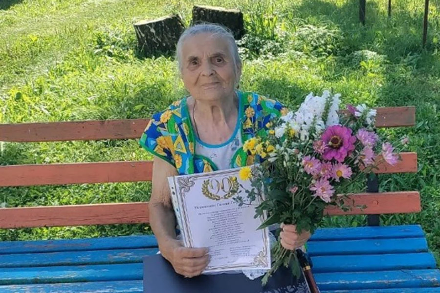90-летний юбилей ткачихи с 37-летним стажем