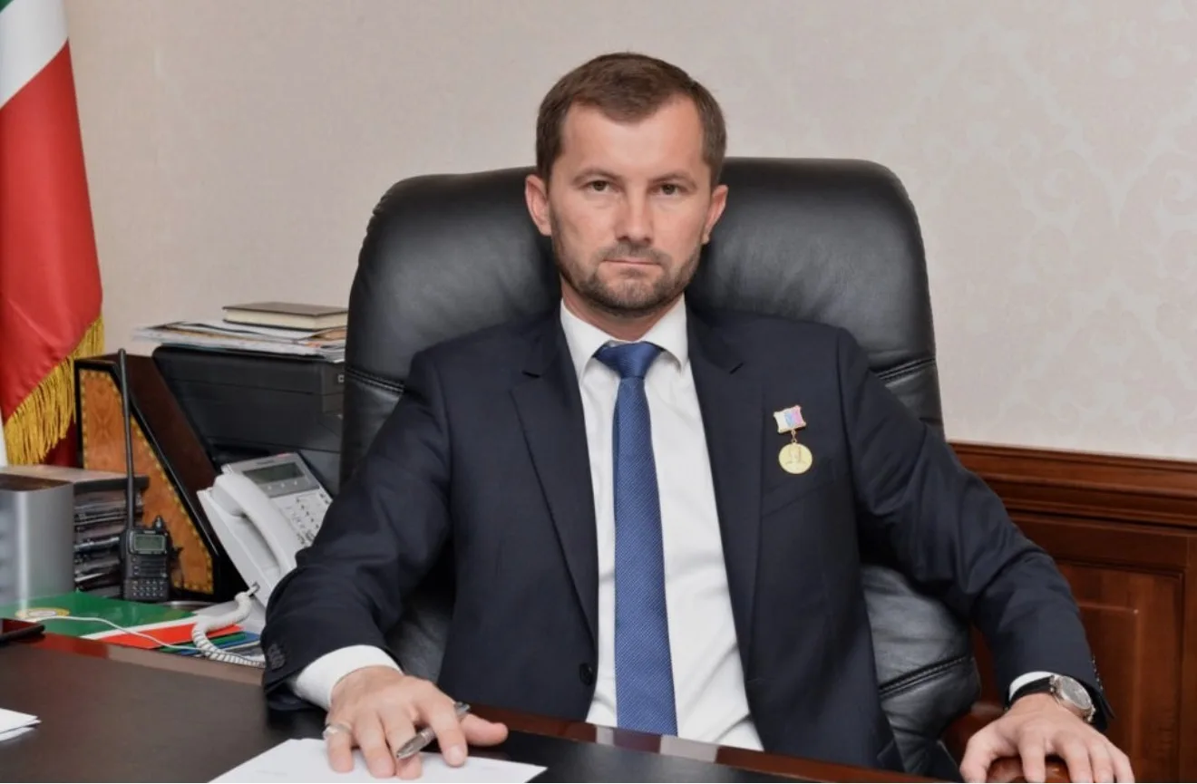 Уважаемый Хож-Бауди Буарович!

От всей души поздравляем Вас с Днем рождения!

Под Вашим руководством