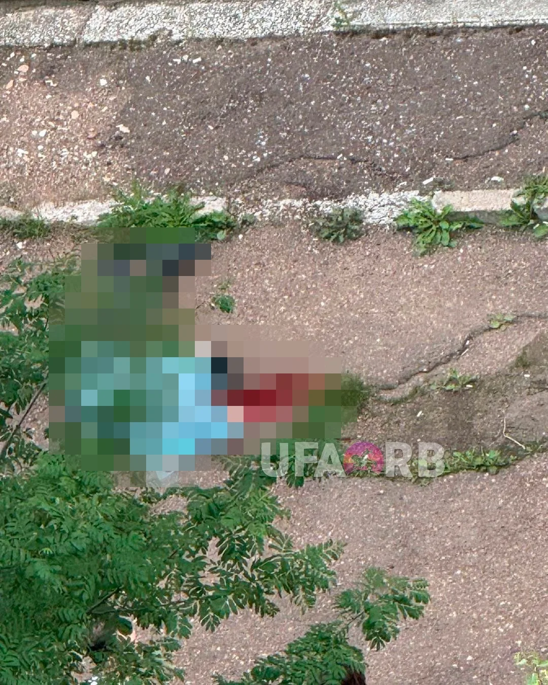 автор: студент упал из окна 12-го этажа общежития УУНИТ на Мингажева 160. Разбился насмерть. До этог