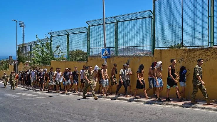 За двое суток у побережья Испании высадились уже три лодки с мигрантами

Очередное судно обнаружили 