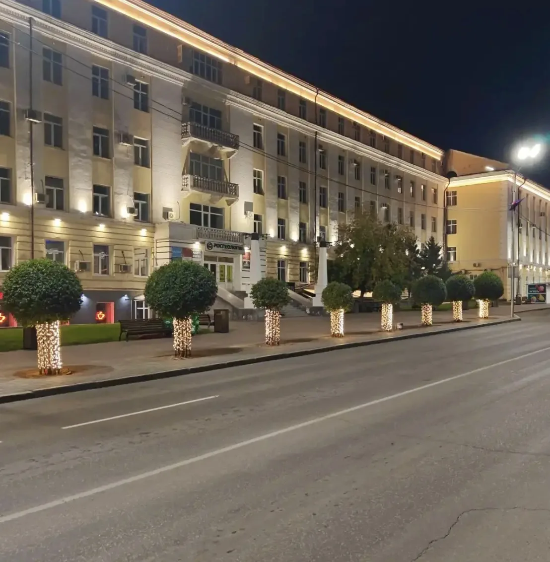 😍Посмотрите, какая красота появилась на площади Советов.