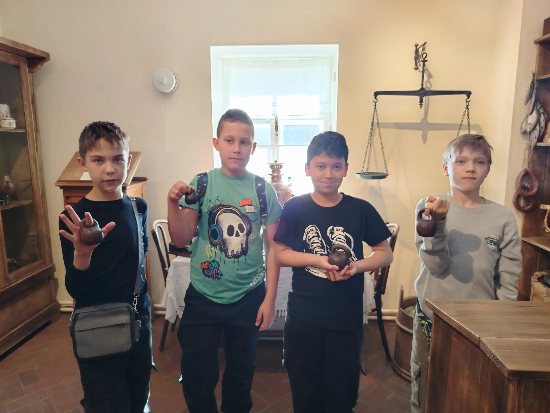 Ребята, из кружка " Историческое краеведение", 5г класса ГБОУ школы №571 с углублённым изучением анг