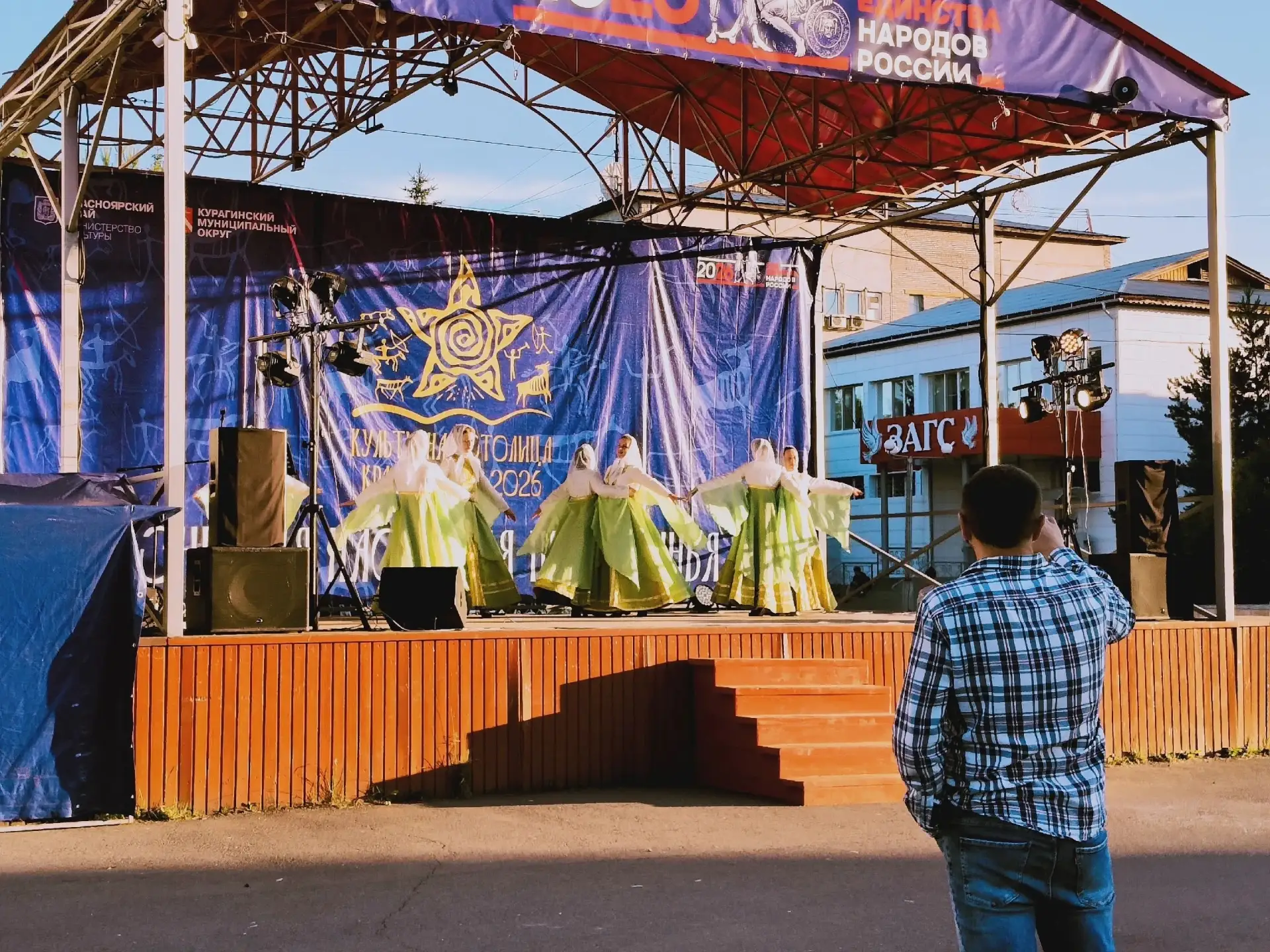 Кочергинский Дом культуры зажёг на «Открытой сцене» в Курагино
Творческие коллективы и солисты подар