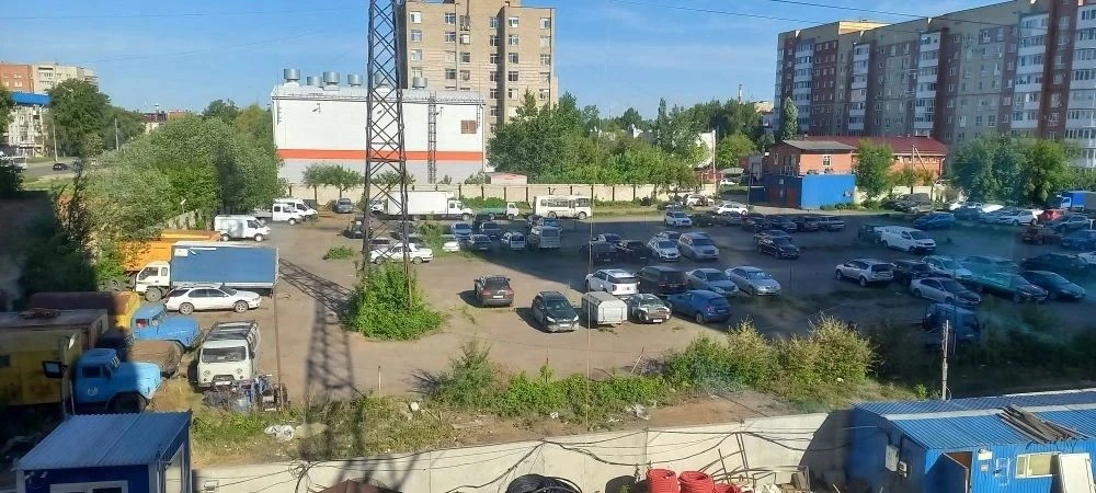 ПОБУДИЛИ ОСВОБОДИТЬ САМОВОЛЬНО ЗАНЯТЫЙ ЗЕМЕЛЬНЫЙ УЧАСТОК ОТ АВТОСТОЯНКИ
