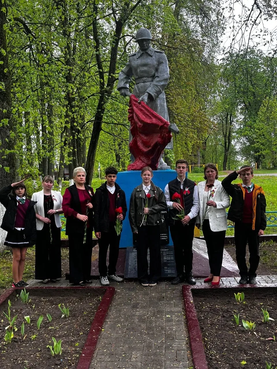 Вечная память герою  У памятника Герою Советского Союза Григорию Алексеевичу Чекменёву на Мацесте со