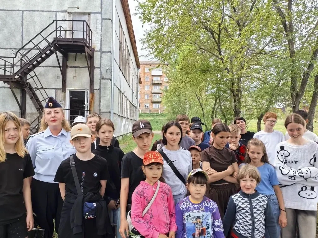 Наш лагерь посетил сотрудник Отдела МВД России по городу Сорск Сахарчук И. В.  Была проведена беседа